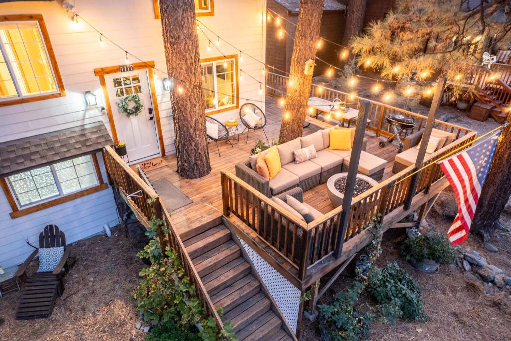 Aery Pines, Wrightwood