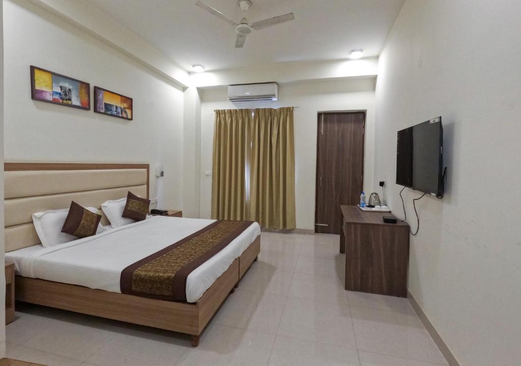 Hotel The Luxem photo