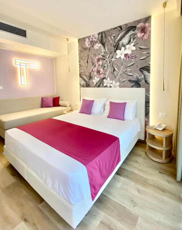 Hotel Tirreno — Hotel rooms in Parghelia, Calabria