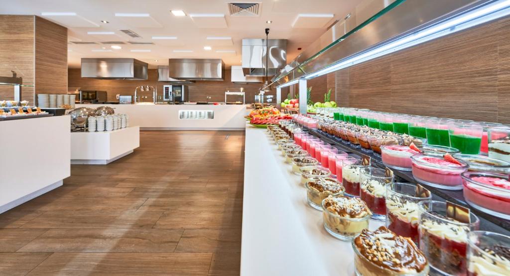 Globales Mimosa — Restaurant & bars in Palma Nova, Balearic Islands