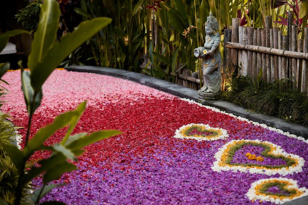 Kawan Antique Ubud Villa photo
