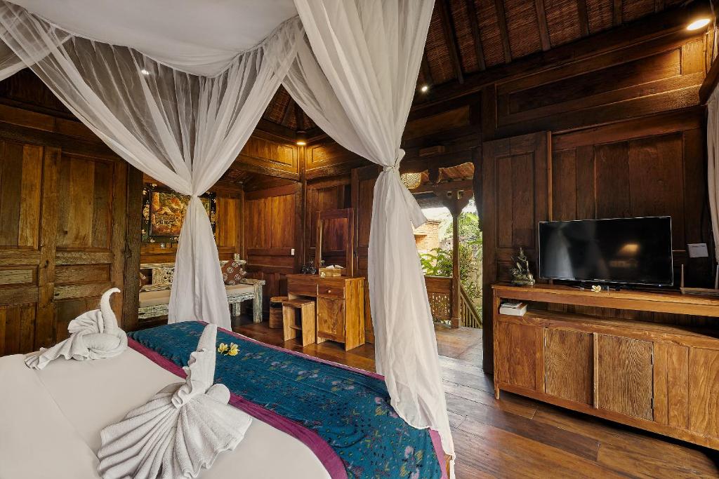 Kawan Antique Ubud Villa photo