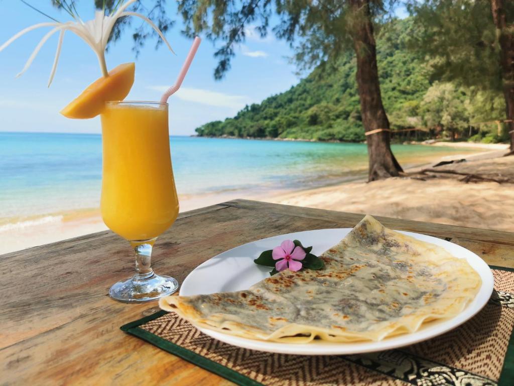 Sleeping Trees, Koh Rong Sanloem