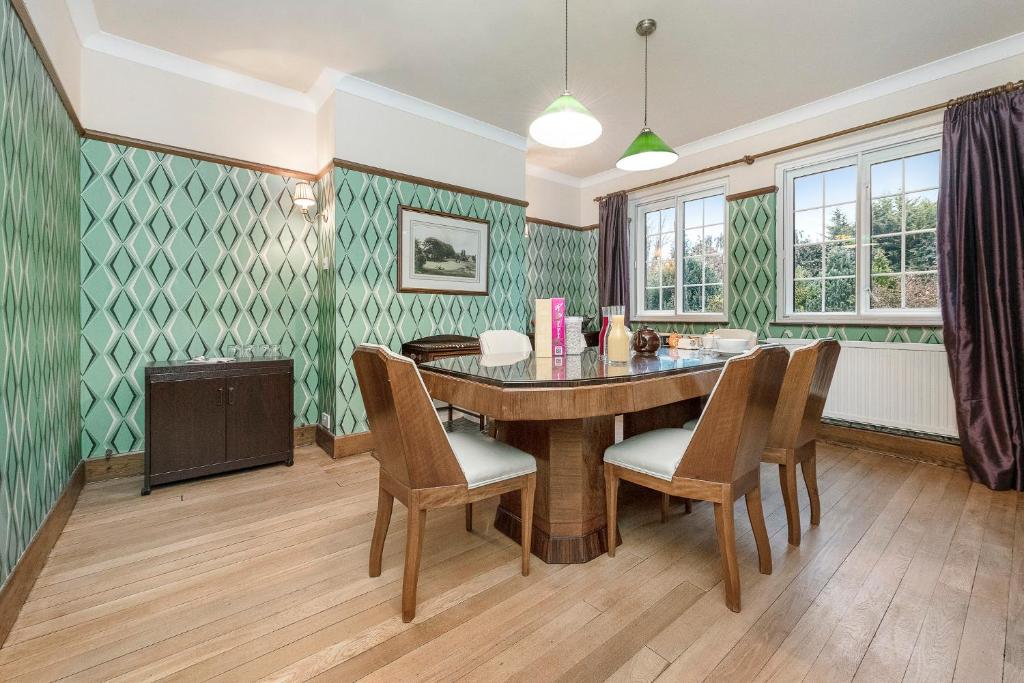 Westleigh, Ashtead photo 8