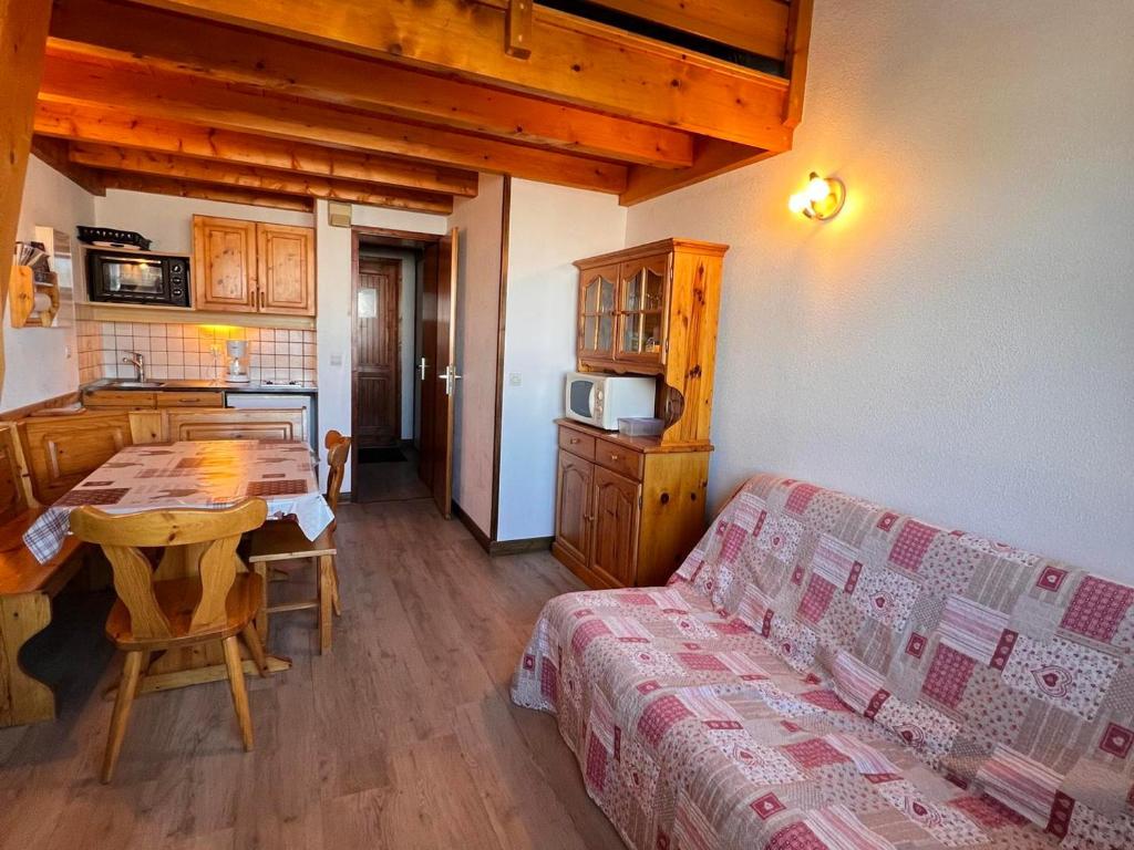 Location studio mezzanine 6 personnes Les Saisies avec parking - 2