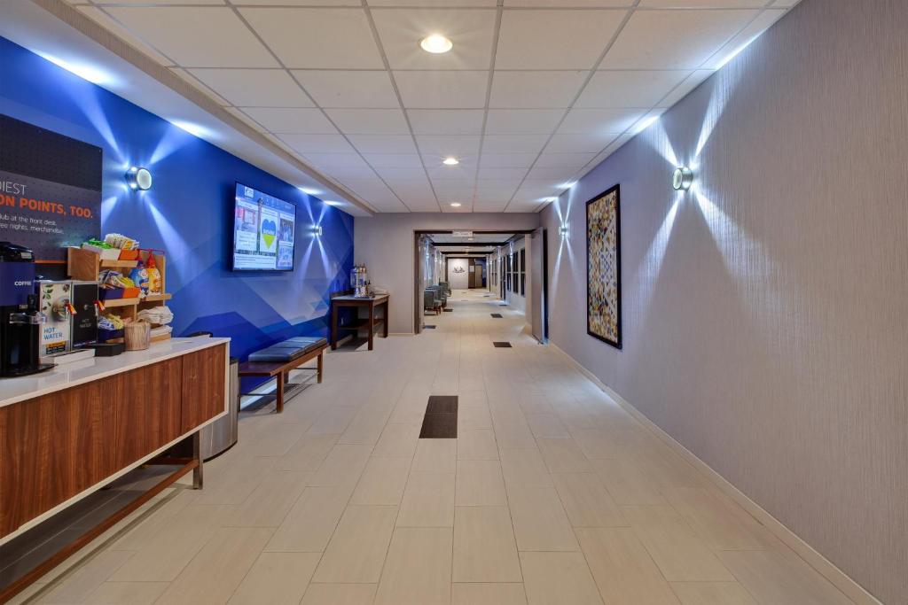 Holiday Inn Express Absecon-Atlantic City Area photo