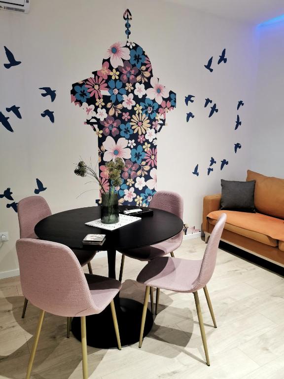 Blue and Rose Cozy - Quiet in the Best Location - Self Check-in - 5th Floor with Elevator - 4