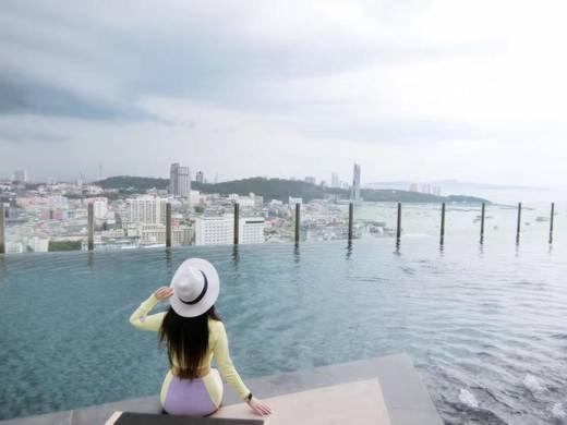泰国芭提雅顶层无边游泳池公寓thebase健身房, Pattaya Central