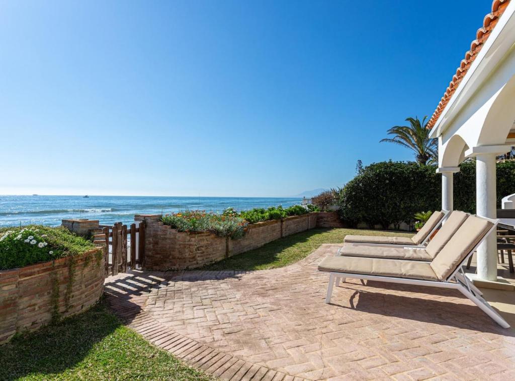 Charming Villa on the seafront - 5