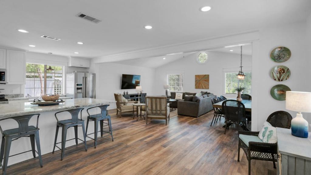 171 Seacrest, Seacrest