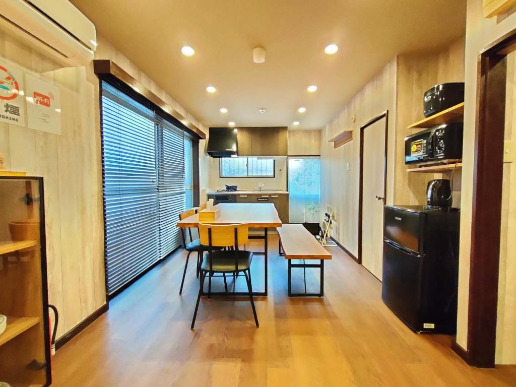KIKI HOUSE