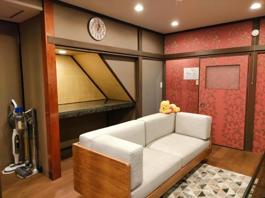 KIKI HOUSE