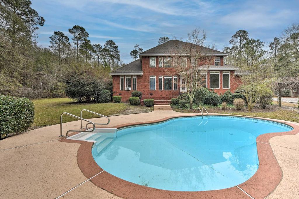Spacious Statesboro House with Private Pool!