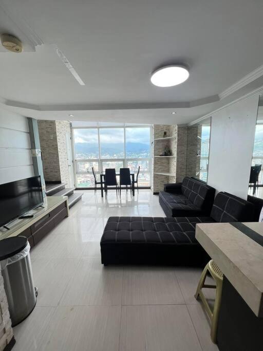 Simple and Relaxing 2-Bedroom Condo Unit — Hotel in Cebu