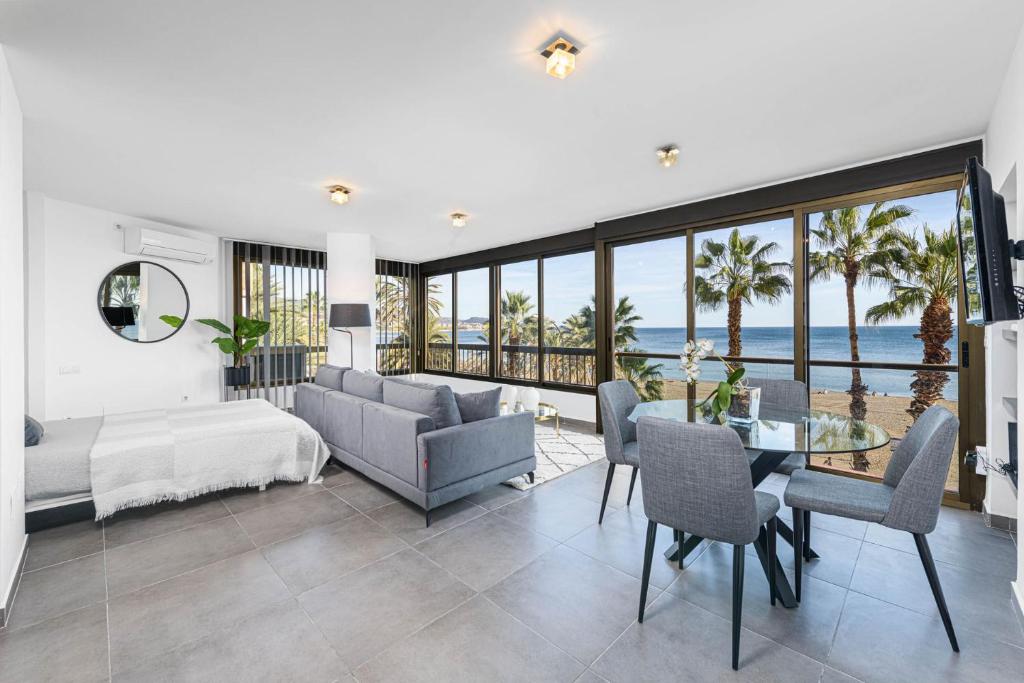 Mediterraneo Beach Apartment in Malaga by Solaga Holiday Homes - 4