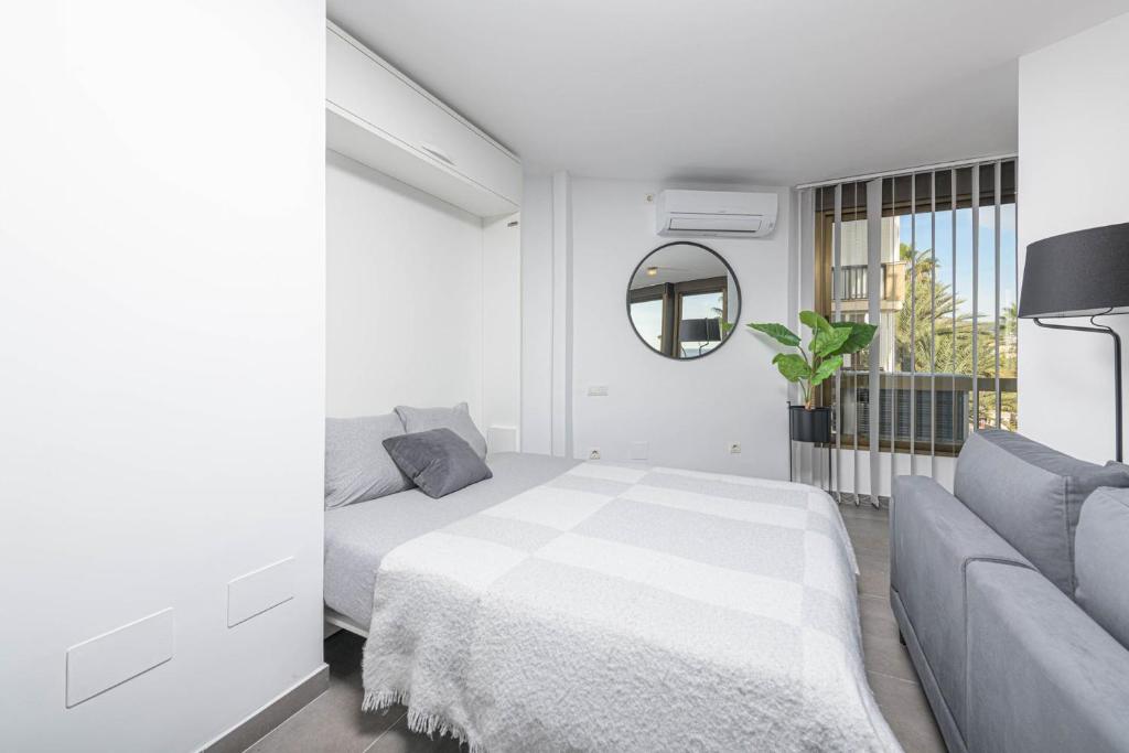 Mediterraneo Beach Apartment in Malaga by Solaga Holiday Homes - 5