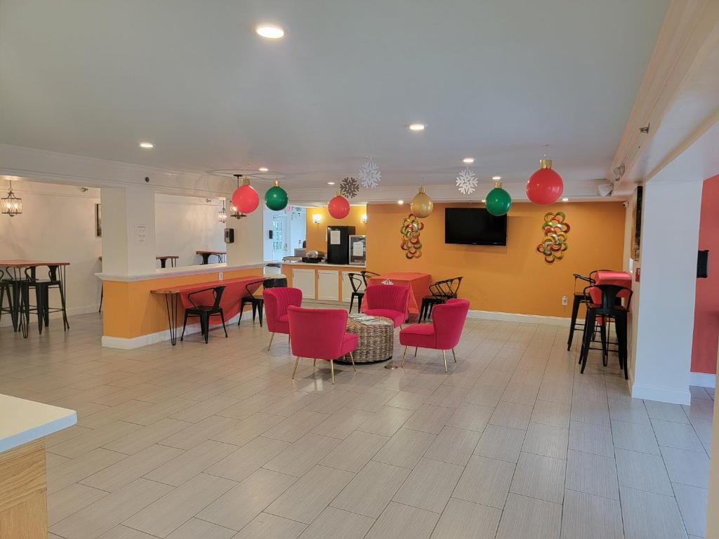 Casa Bella Inn and Suites photo