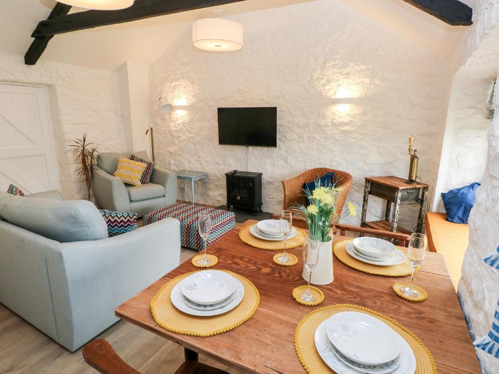 Bluebell Cottage, Tenby photo 3