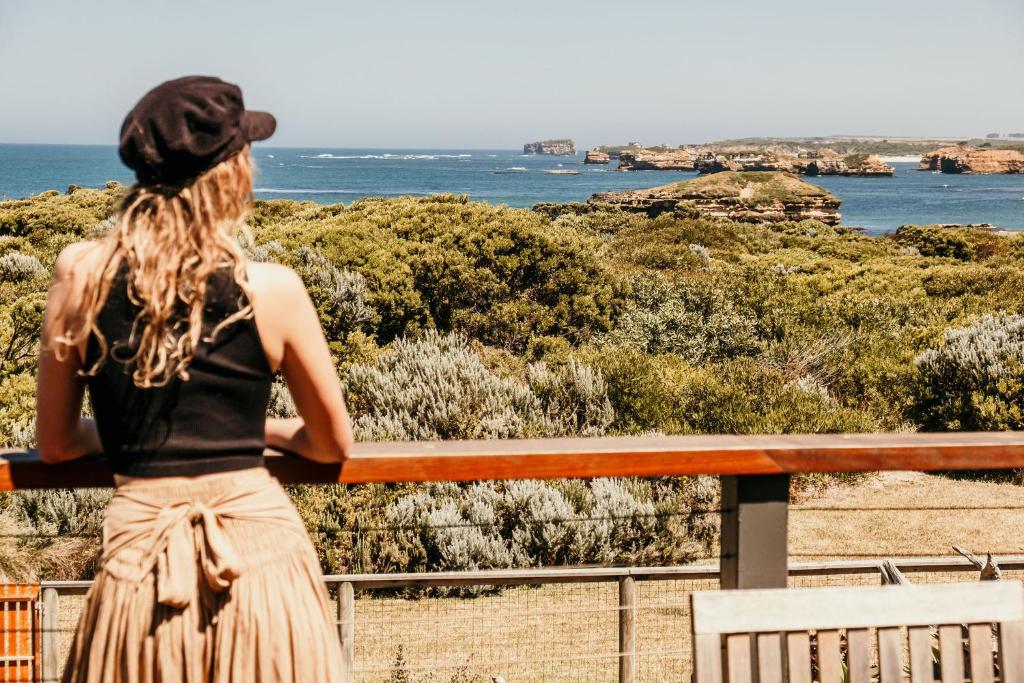 Sunsets on Martyrs Coastal Luxury Beach House Peterborough, Peterborough