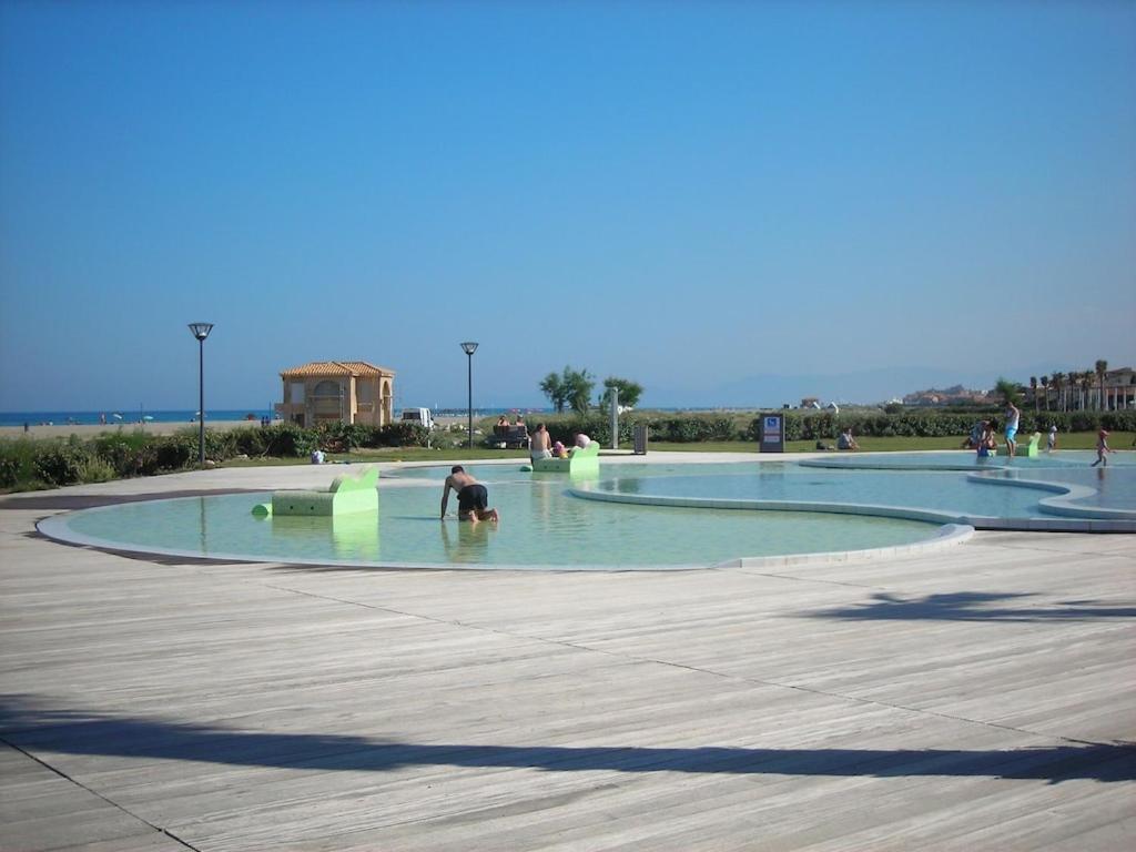 6 couchages, 100m plage, parking, clim, lave linge, lave vaisselle....., Leucate