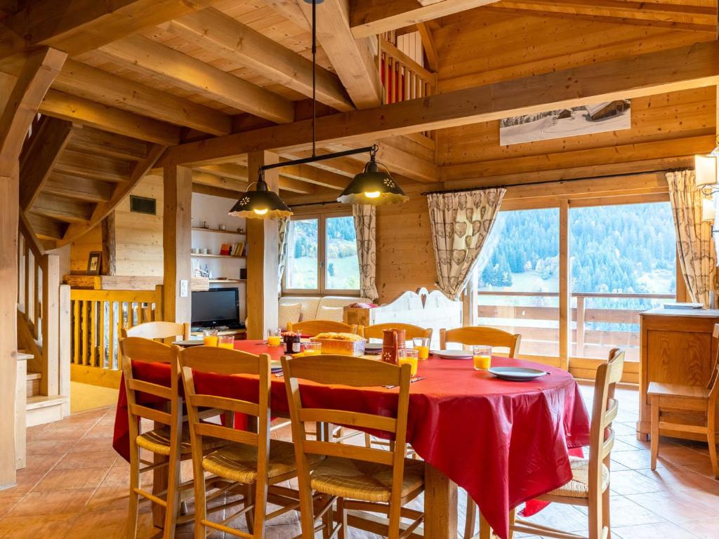 Chalet mitoyen 3 étoiles à La Clusaz, 500m des pistes, 10 pers, terrasse, cheminée, garage, WiFi - FR-1-459-186 - 3