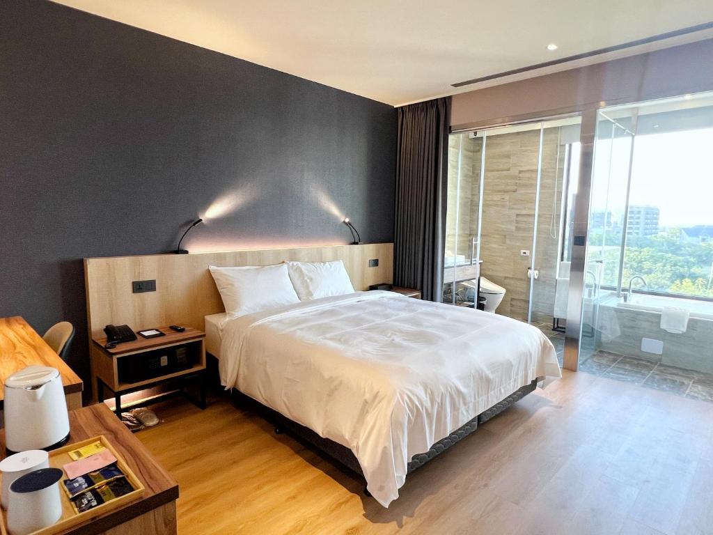 alfar Hotel room with bathtub