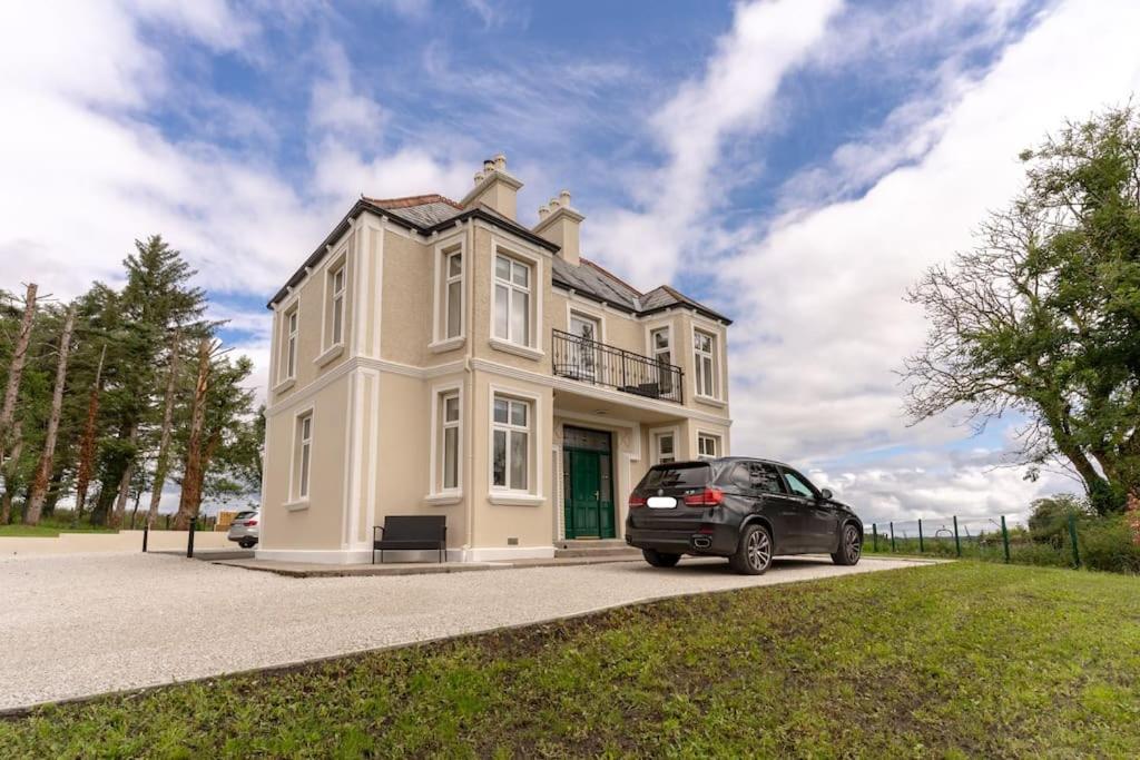 Relaxing Private Country Escape with Hot Tub, Roscommon