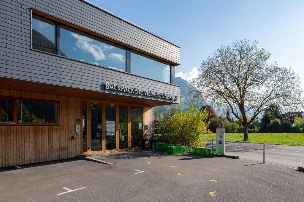 Backpackers Villa Sonnenhof - Hostel Interlaken - 1
