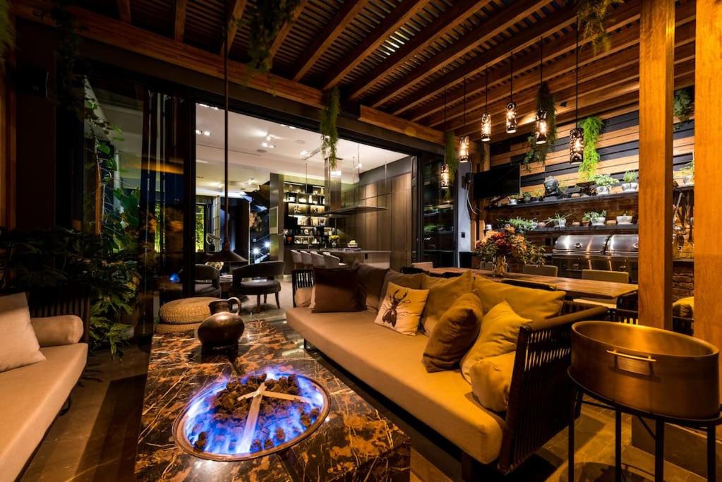 Luxurious Penthouse Oasis - 3