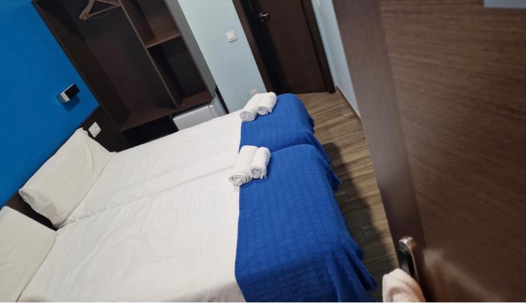 Hostal corazón de Madrid 3 - 4