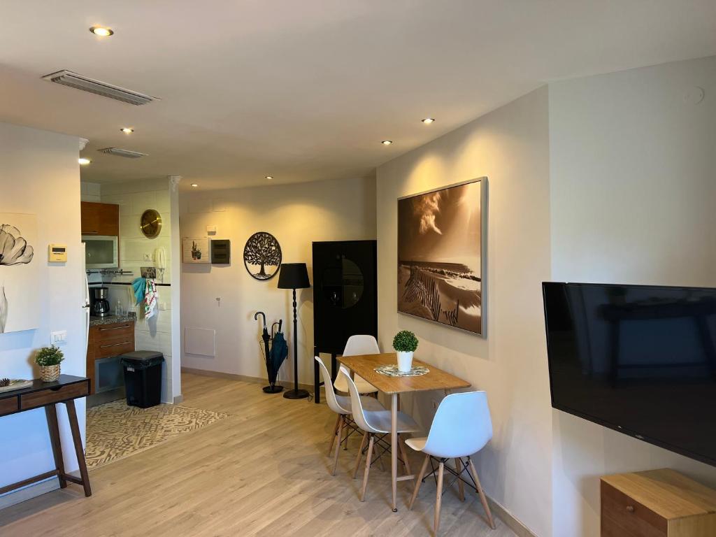 La Laguna Luxe Apartment - 2