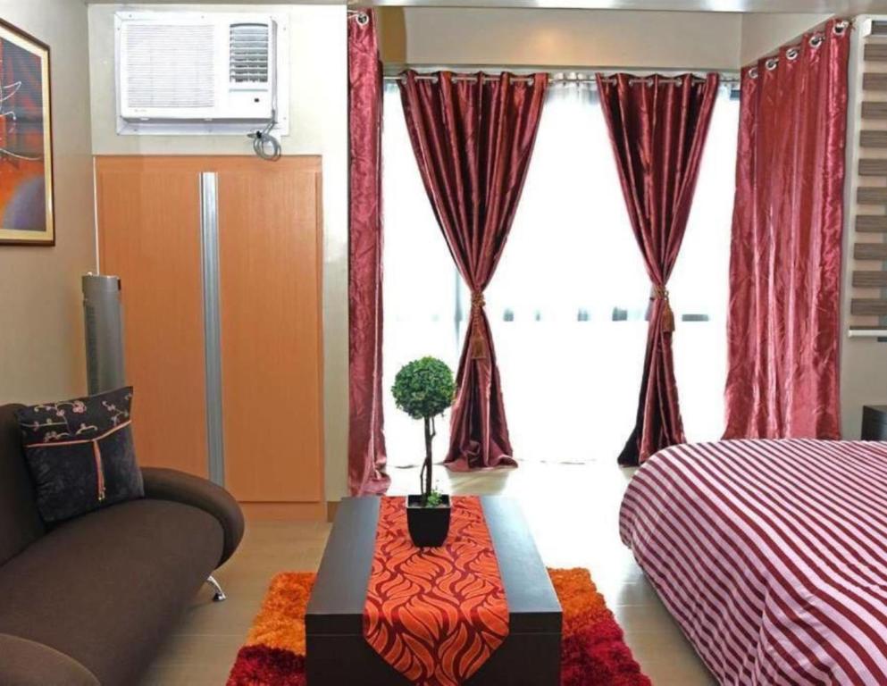 High-Rise Apartment Condo near NAIA Terminal 3 with a Perfect Airport Front-View photo