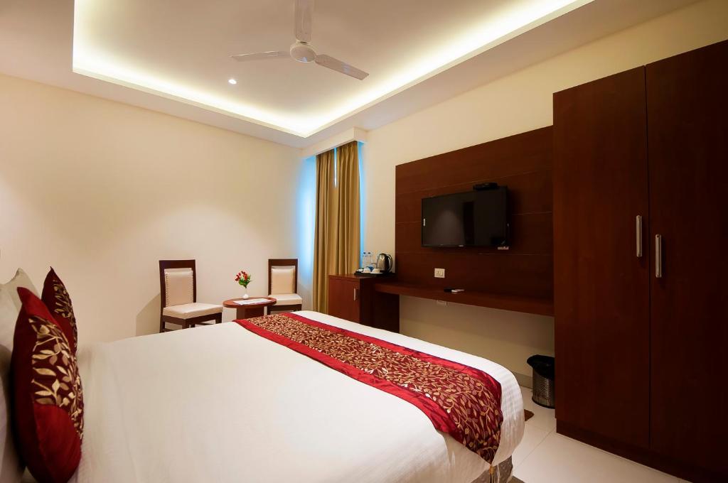 Hotel Z Suites-Delhi Airport photo