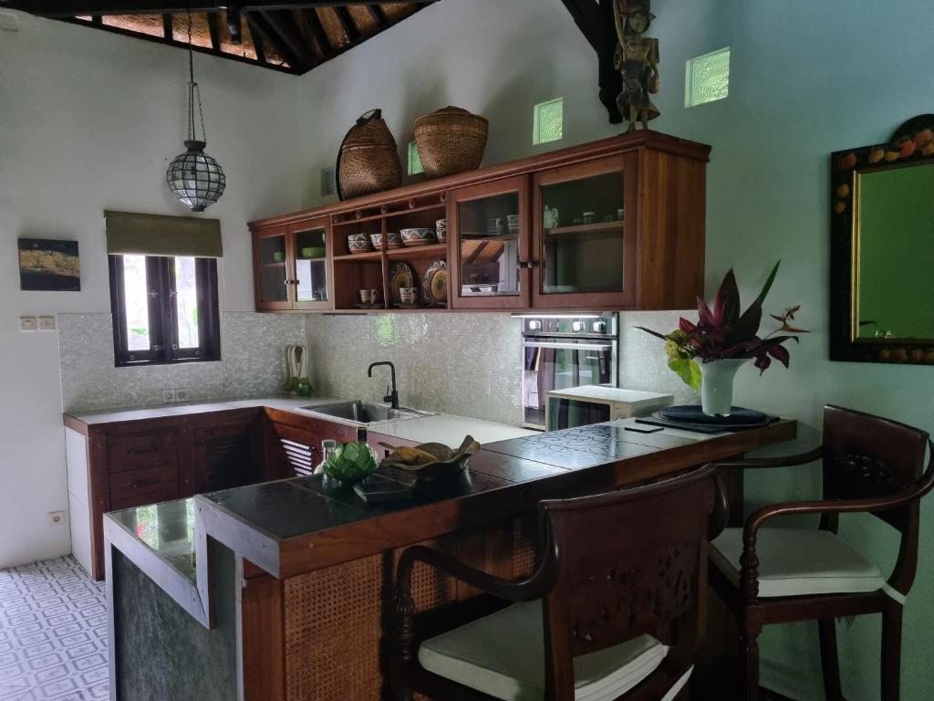 Kitchen, Villa Jati - Private Poolside Villa Central Lovina in Bali