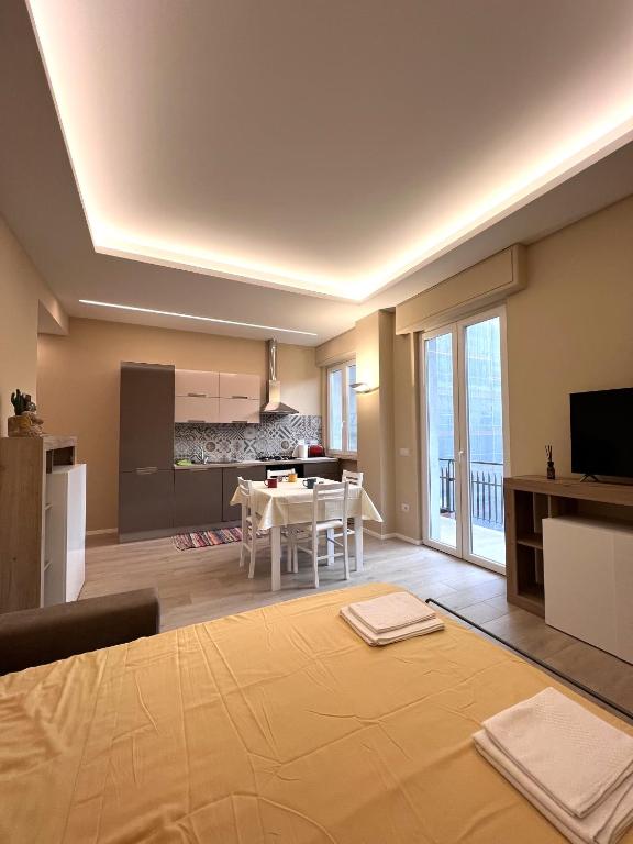 CASA DANTE: Oneglia Centro-Marina-Spiagge (3 min) - 3