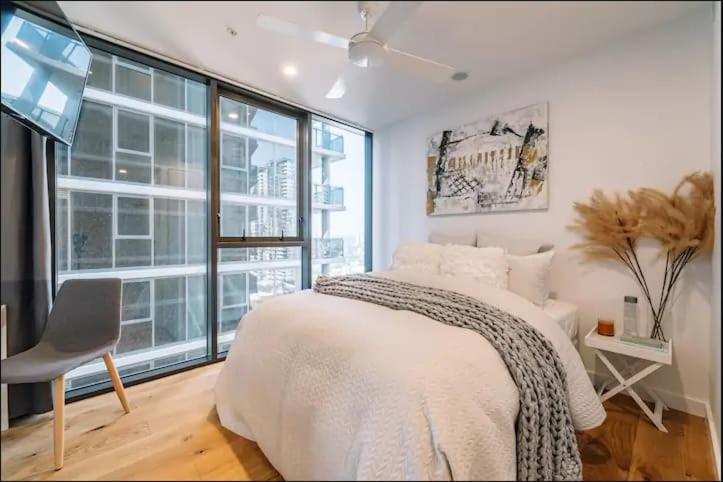 Modern Compact Studio Separate Bathroom, Brisbane