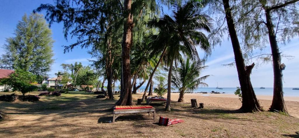 TK Beach Resort Koh Mak photo