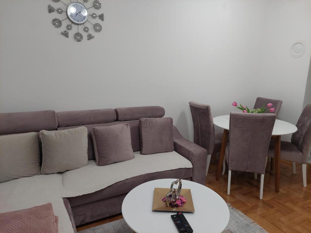 Sunrise Apartments - 3