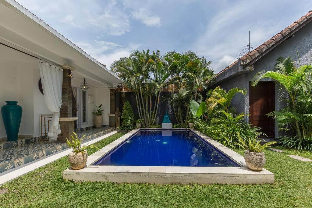 Central & Charming 3bedr with private pool, Seminyak