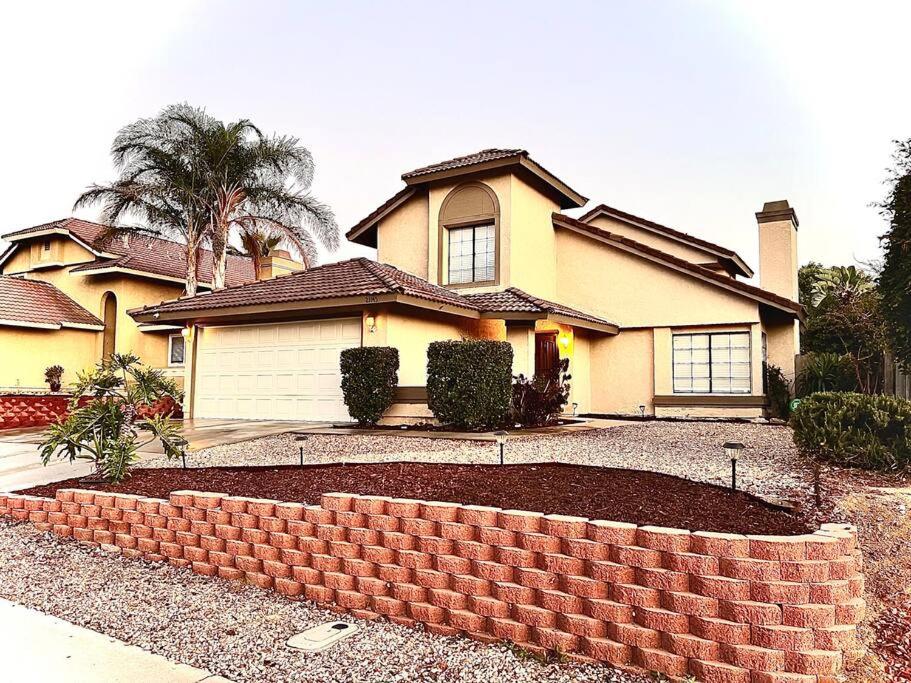 BOX SPRINGS! POOL, BAR, GAME AREA, FIRE PIT, BBQ
