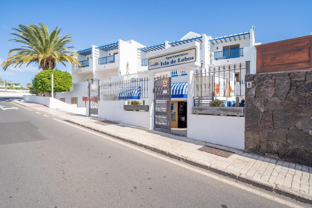 Apartamentos Isla de Lobos - Adults Only — Hotel building in Puerto del Carmen, Canary Islands