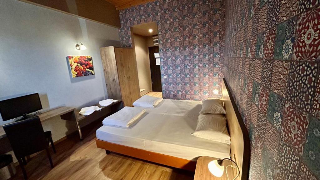 Dragoman Hotel photo