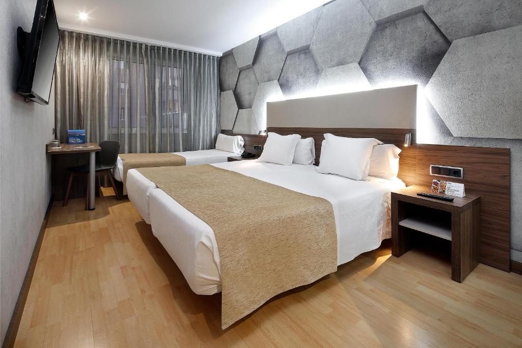 Barcelona HCC Montblanc Hotel room
