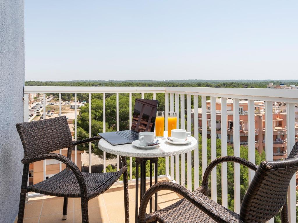 Hotel Torre Azul & Spa - Adults Only — Hotel rooms in Playa de Palma, Balearic Islands