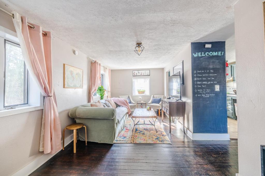 Tranquility Suite Pet- Friendly, Asheville