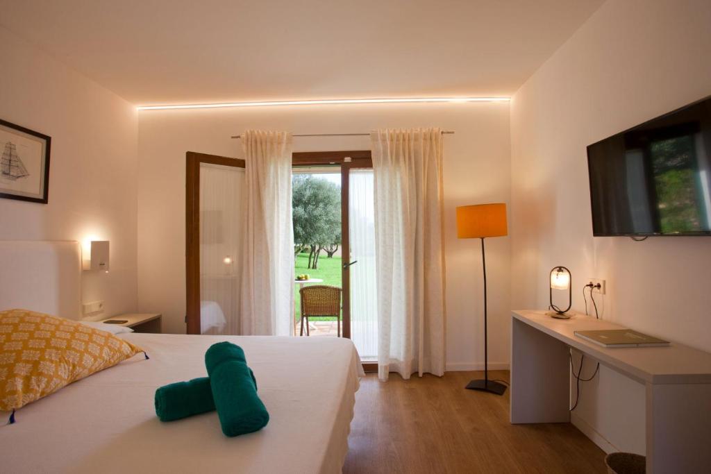 Son Corb Boutique Hotel — Hotel rooms in Cala Bona, Balearic Islands