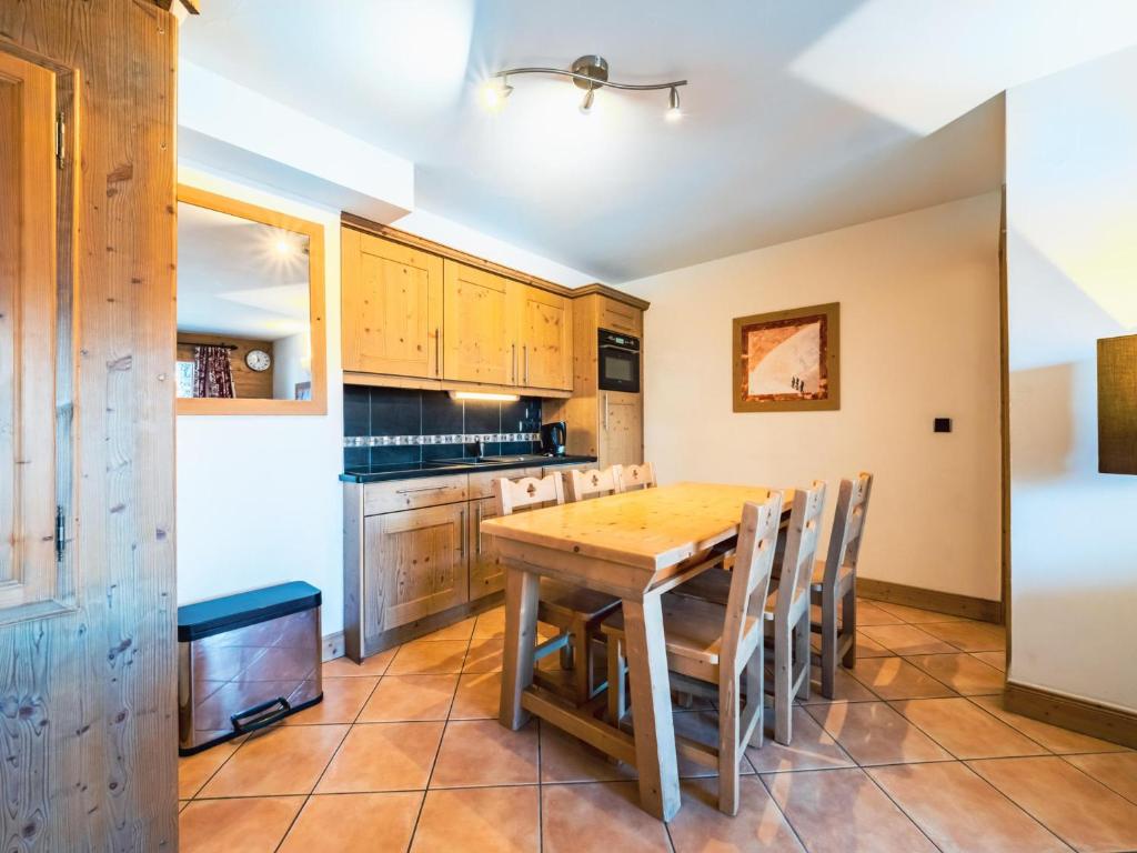 Charmant Appartement Proche Pistes avec Balcon et WIFI - FR-1-502-374 - 3