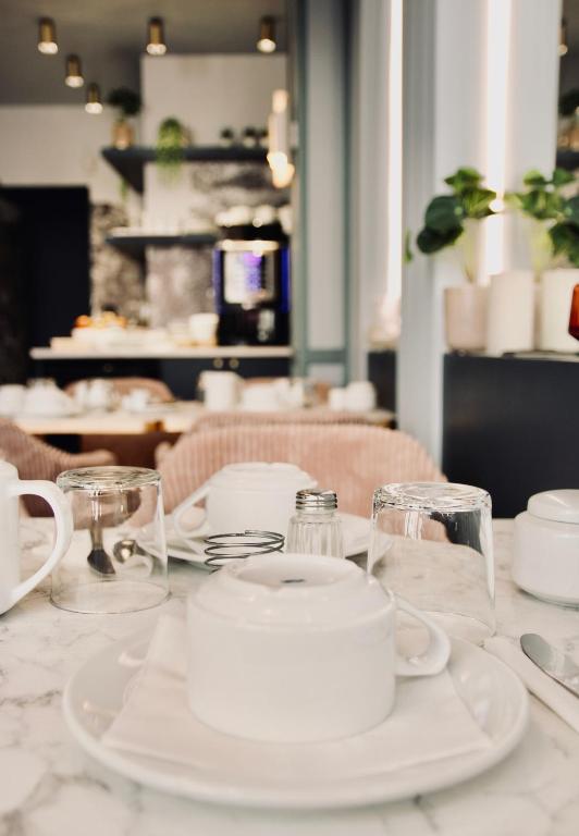 Shared lounge/TV area