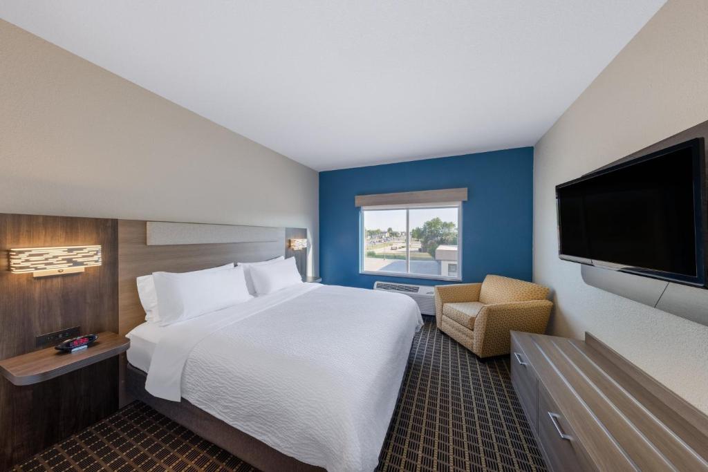 Holiday Inn Express & Suites Pittsburg By IHG