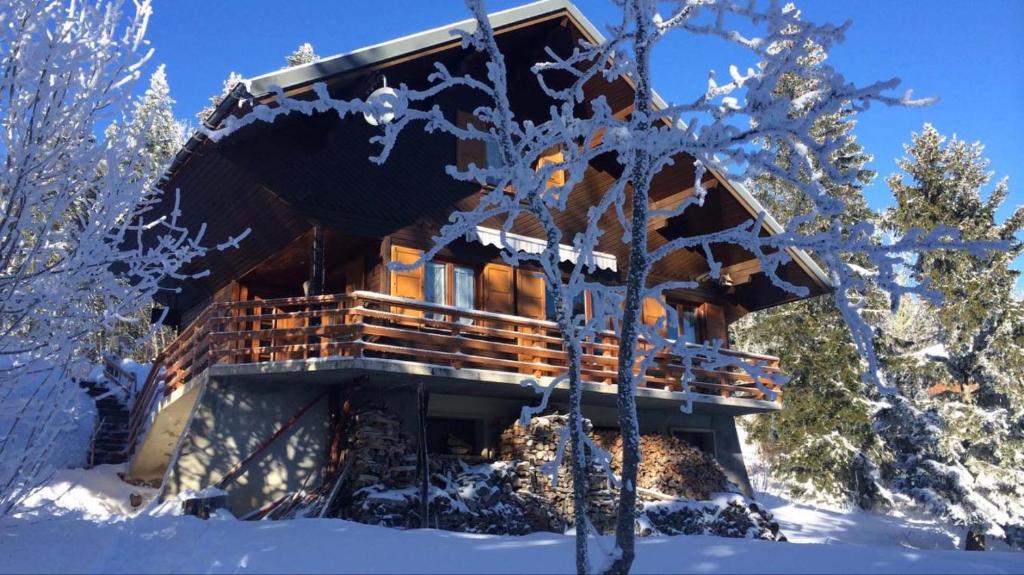 Chalet Les Airelles, Montcel